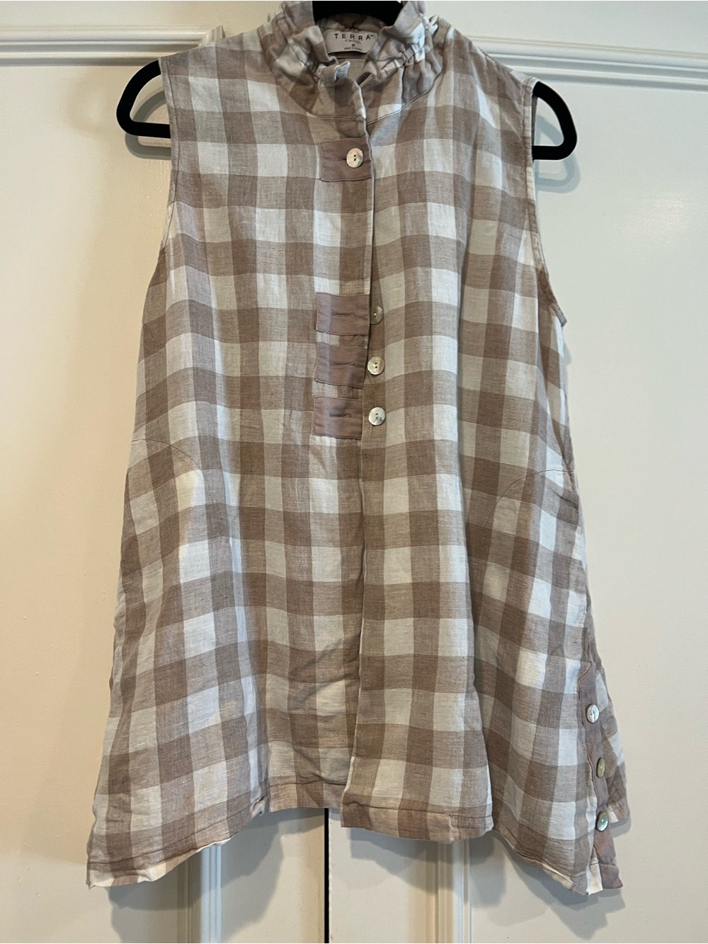 Terra Sleeveless Gingham Tunic in Beige/White